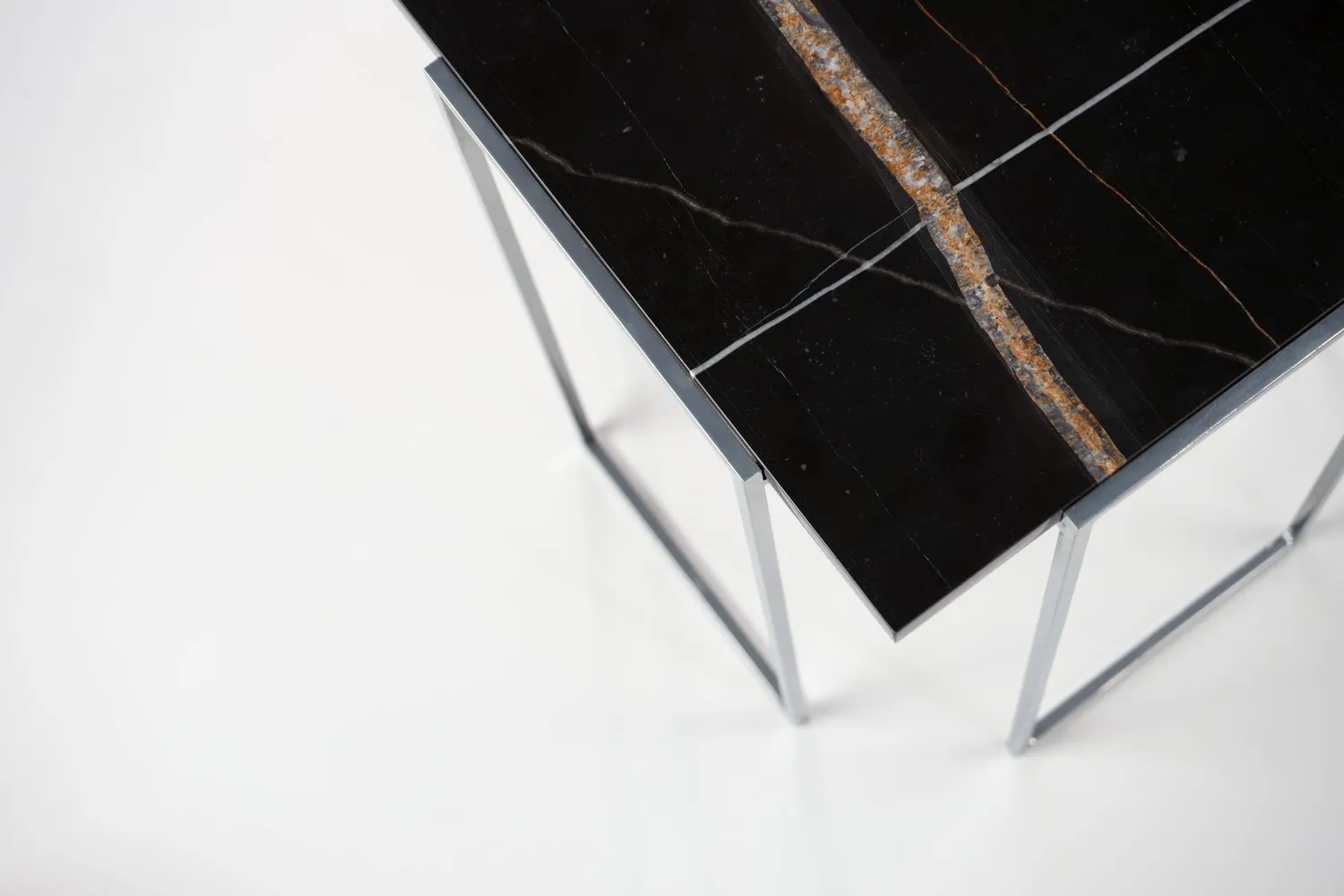 Stilts Kaus Tavolino Sahara Noir 37x37