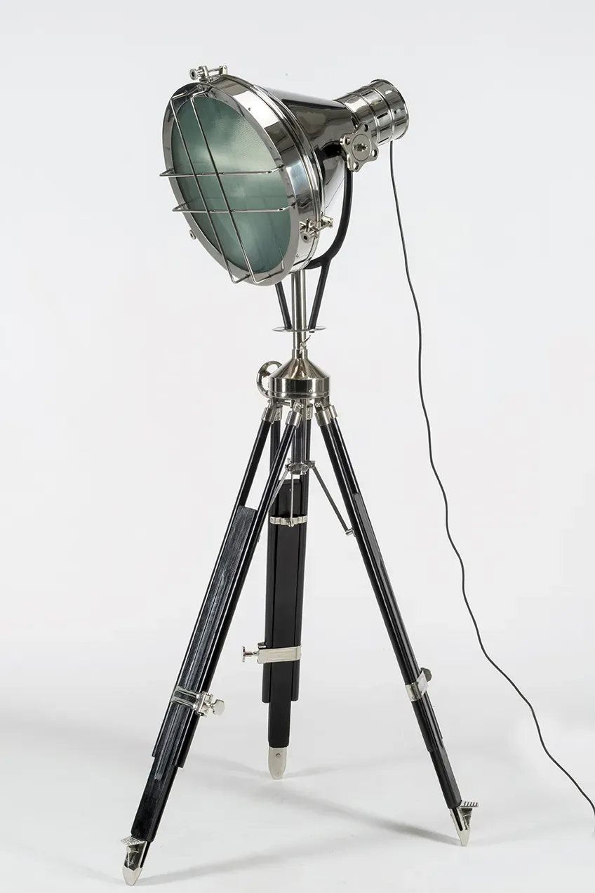 XLAB Design Lampada da Terra Treppiede Faro Industriale