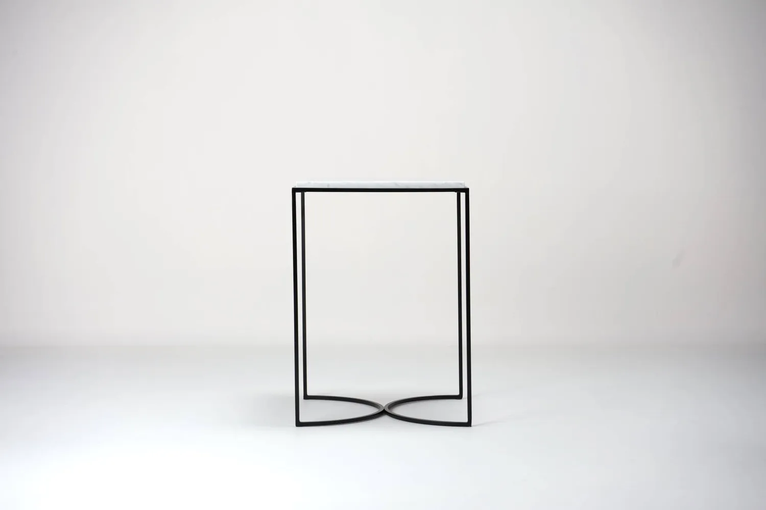 Stilts NaiveE Tavolino Marmo Carrara 37 cm