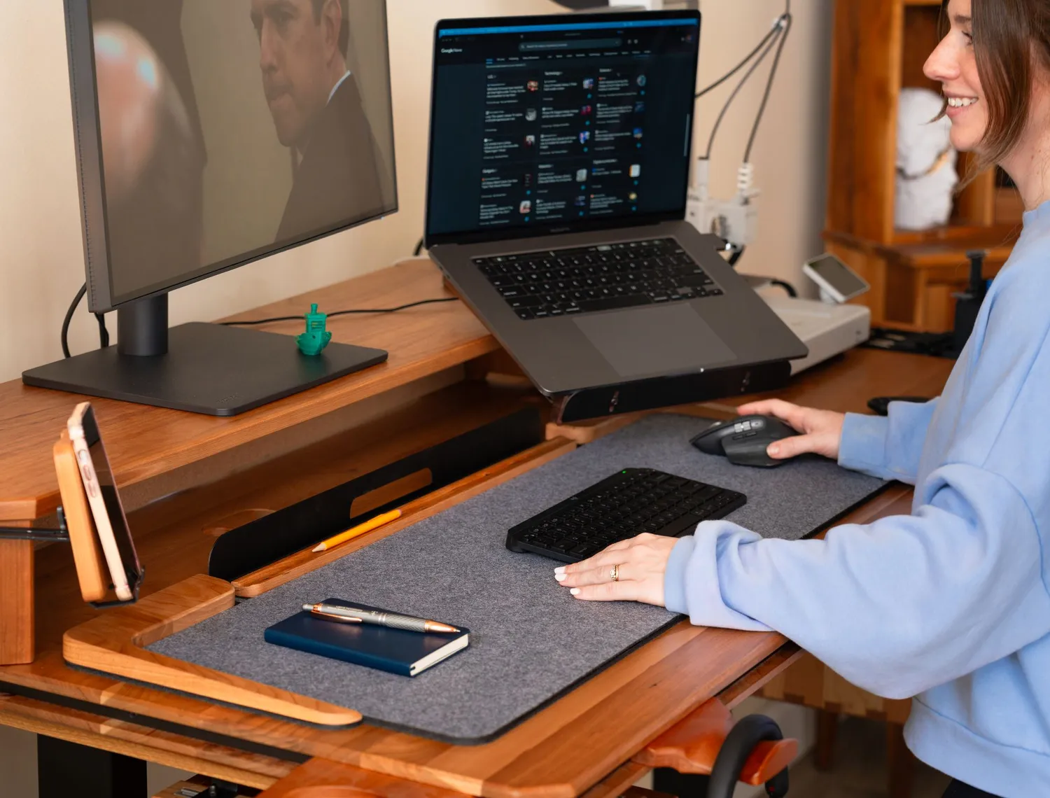 Wyrmwood Desk Platform supporto monitor scrivania