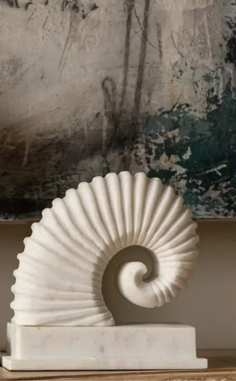Maitland Smith Small Ocean Memories scultura marmo Dhrangadhra