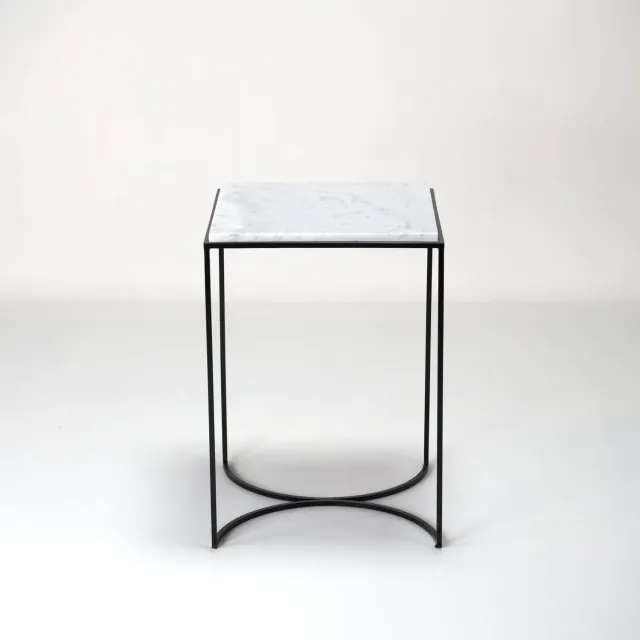 Stilts NaiveE Tavolino Marmo Carrara 37 cm