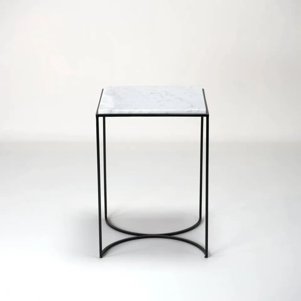 Stilts NaiveE Tavolino Marmo Carrara 37 cm