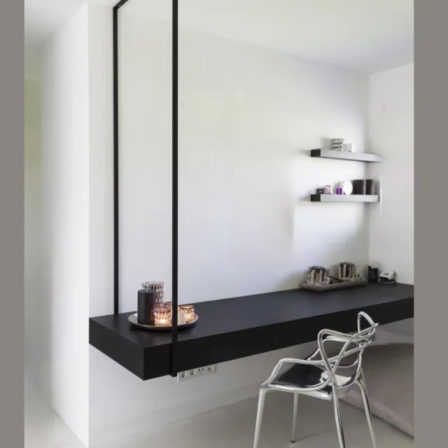 XLAB Design scrivania sospesa soffitto nera opaca moderna