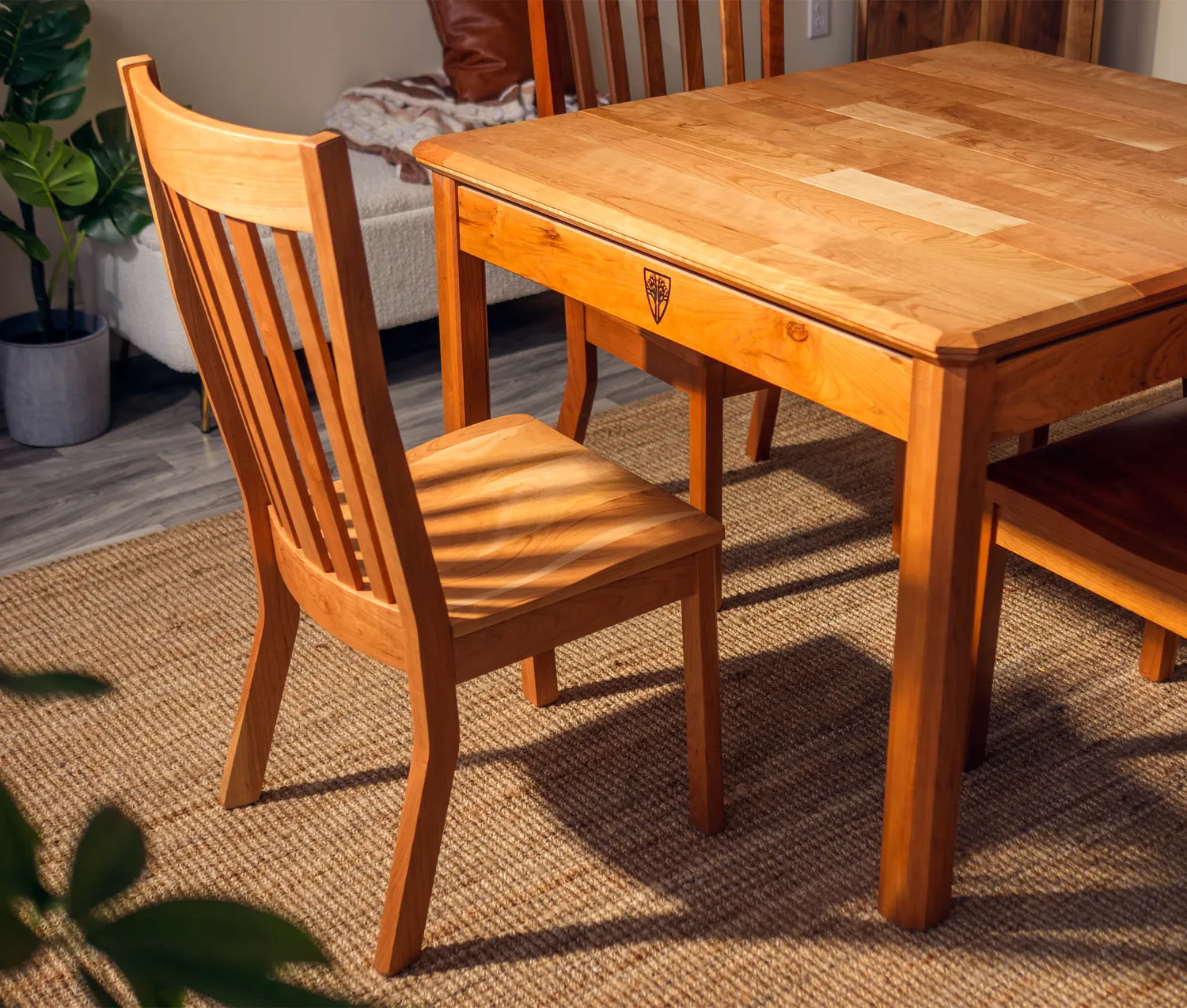 Wyrmwood Sedia tavolo da gioco legno massello schienale 5 doghe