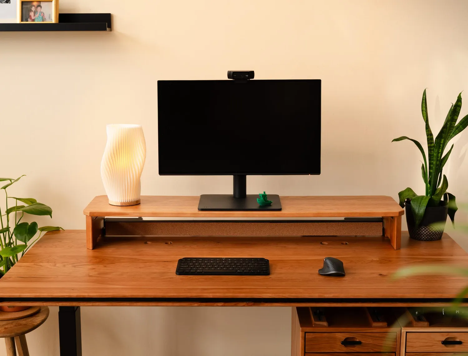 Wyrmwood Desk Platform supporto monitor scrivania