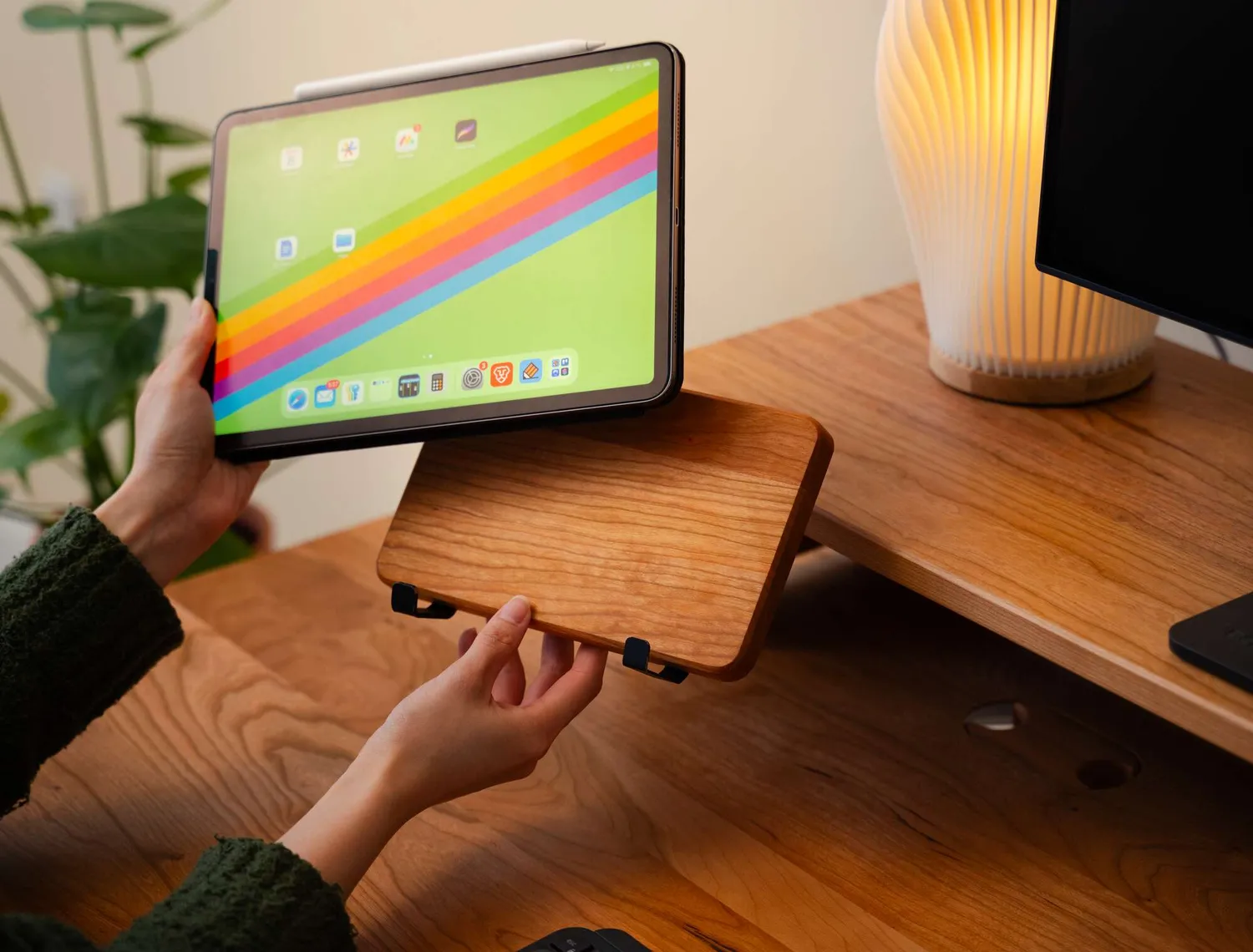 Wyrmwood Gaming Desk Platform Tablet Holder supporto tablet legno