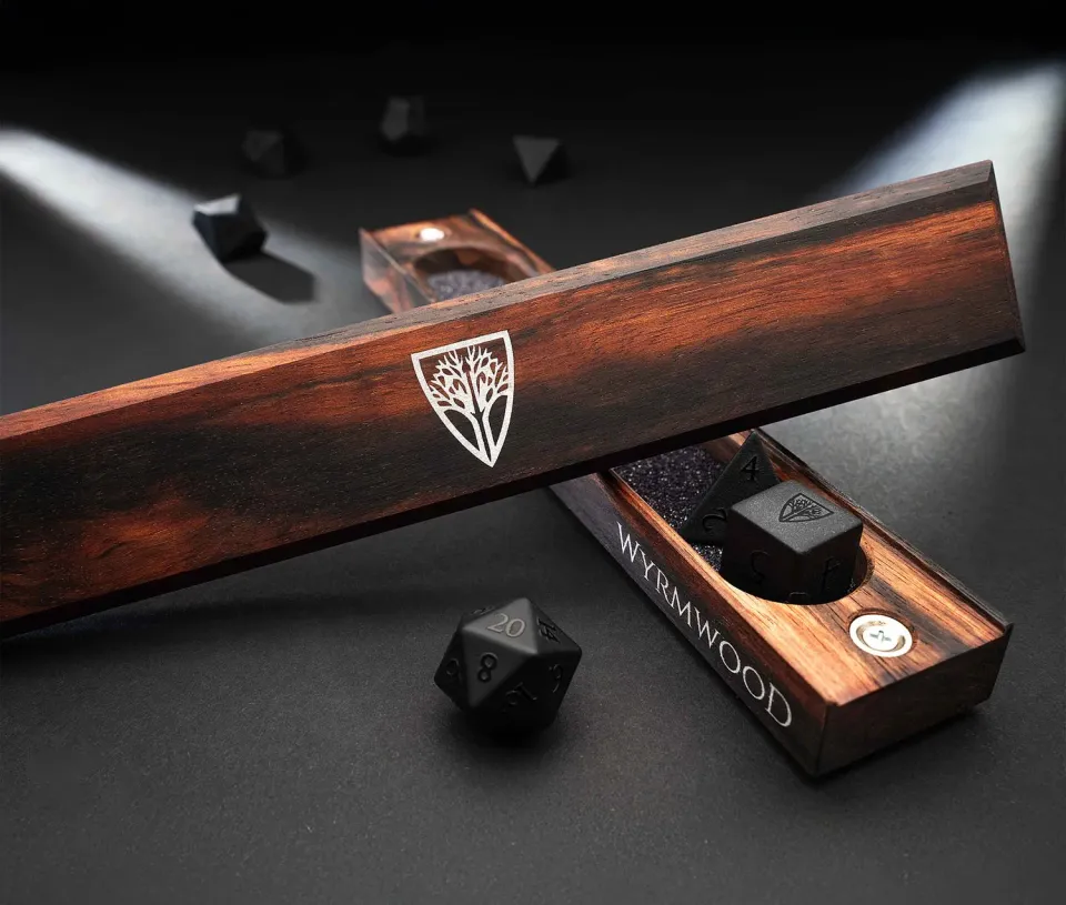 Wyrmwood Dice Vault portadadi magnetico legno 10 dadi