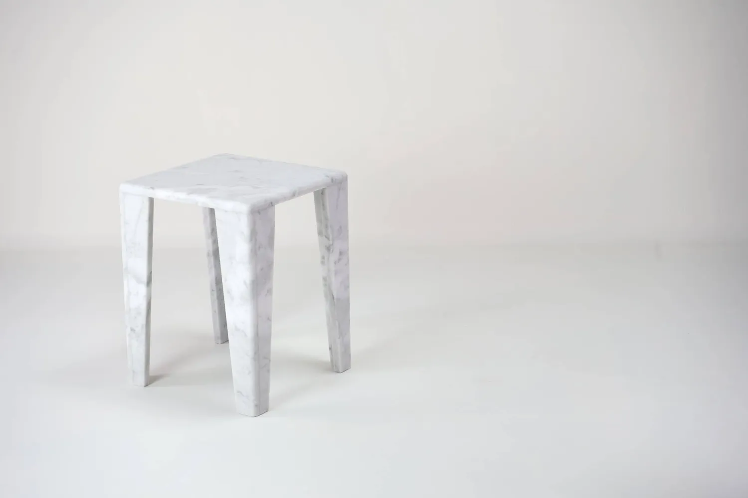 Stilts ChunkY01 Tavolino Carrara 36x56