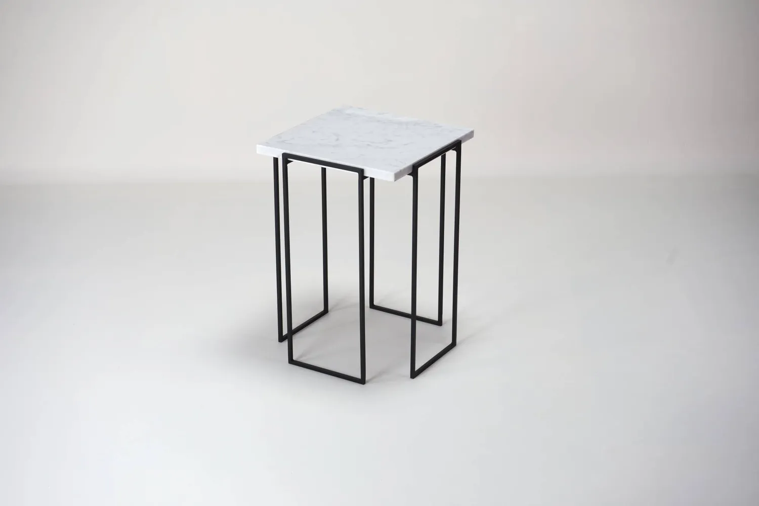 Stilts Kaus Tavolino Carrara 37x37 Nero
