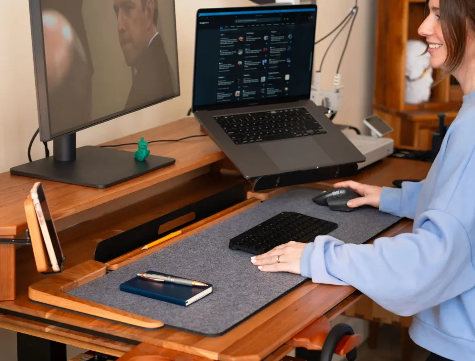 Wyrmwood Desk Pad tappetino scrivania imbottito con cornice