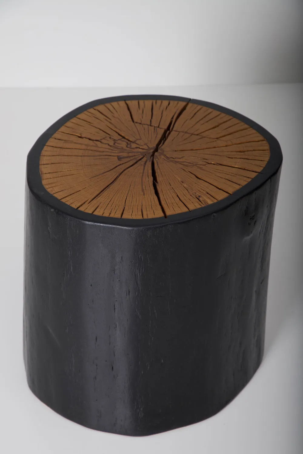 Omnibus Design Tenebris sgabello design studio