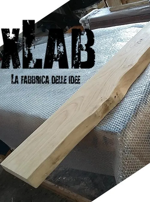 XLAB Design Jessica mensola parete castagno massello