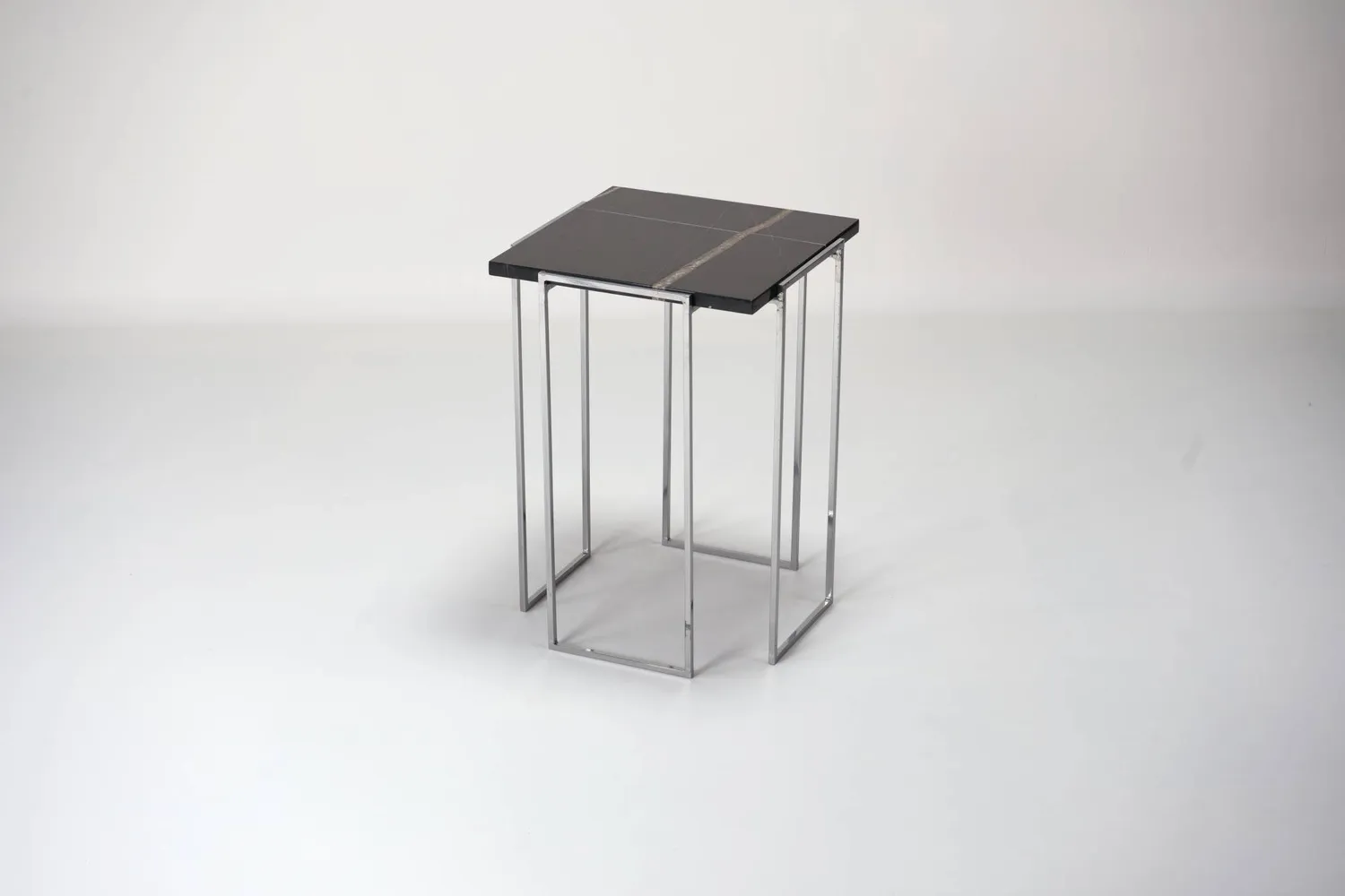 Stilts Kaus Tavolino Sahara Noir 37x37