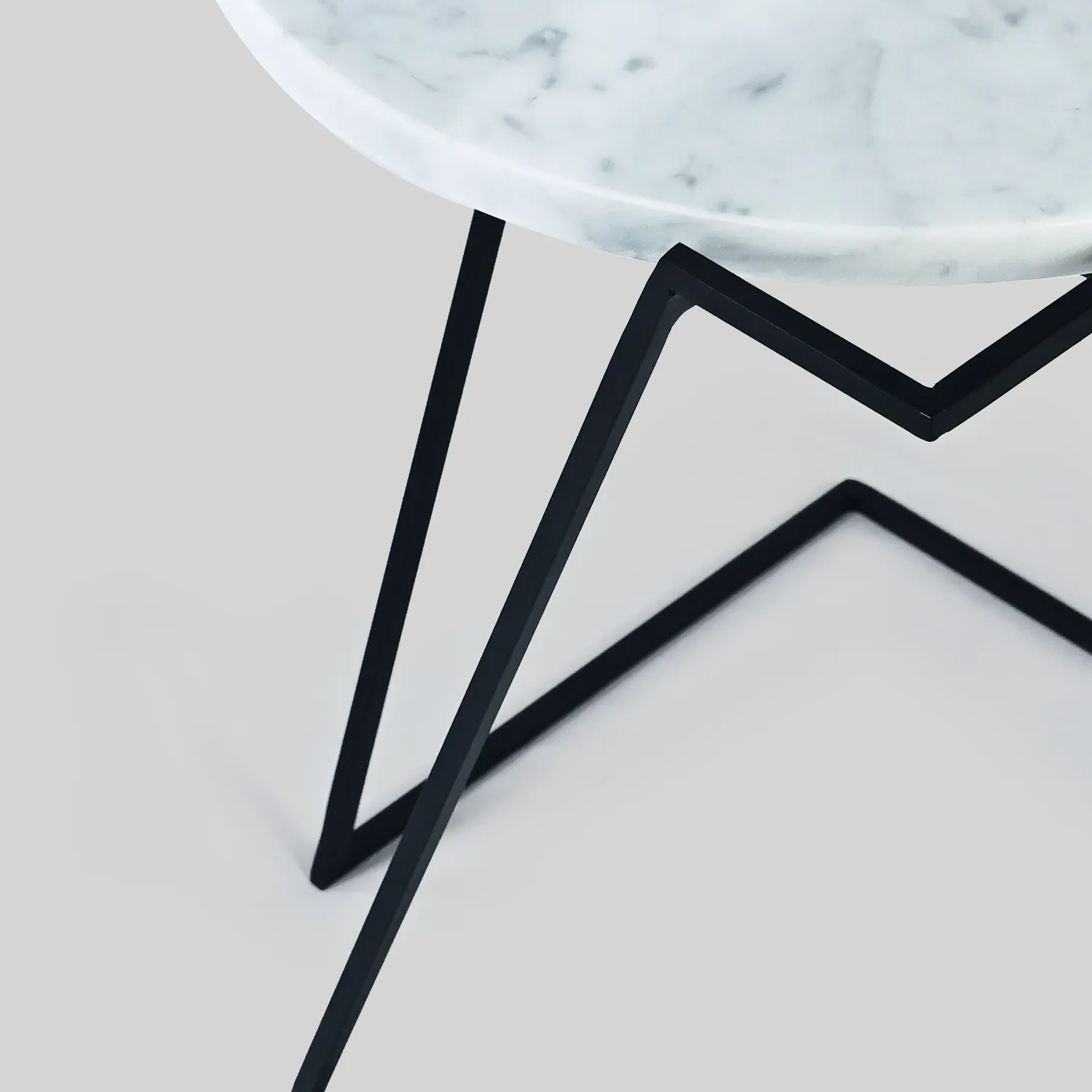 Stilts Saturno tavolino marmo Carrara 37x37 bianco