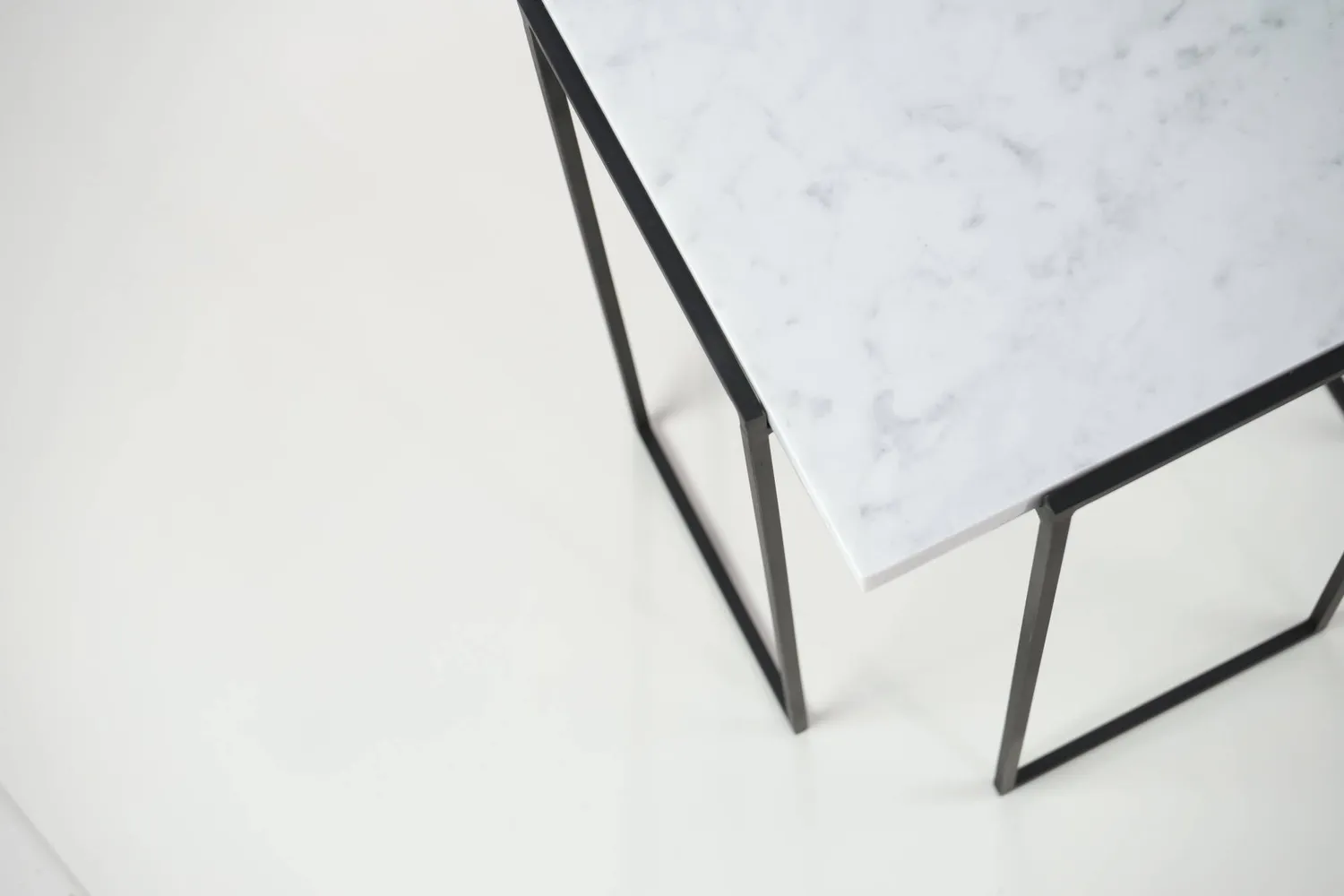 Stilts Kaus Tavolino Carrara 37x37 Nero