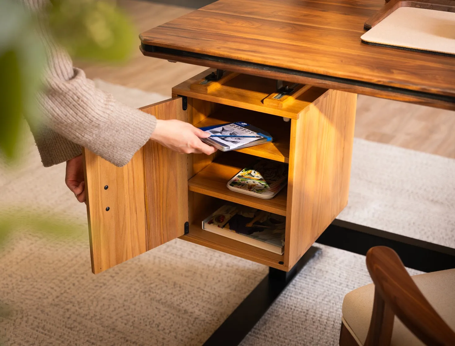 Wyrmwood Cubby mobiletto scrivania 2 ripiani con anta