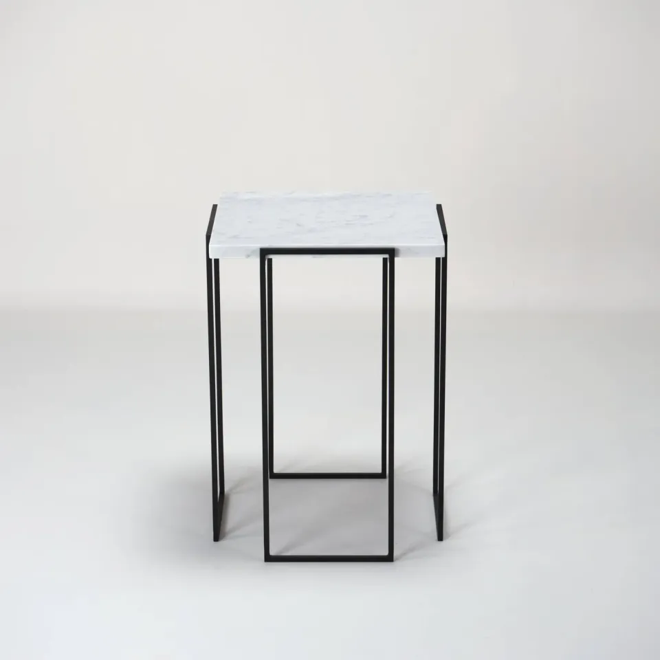 Stilts Kaus Tavolino Carrara 37x37 Nero